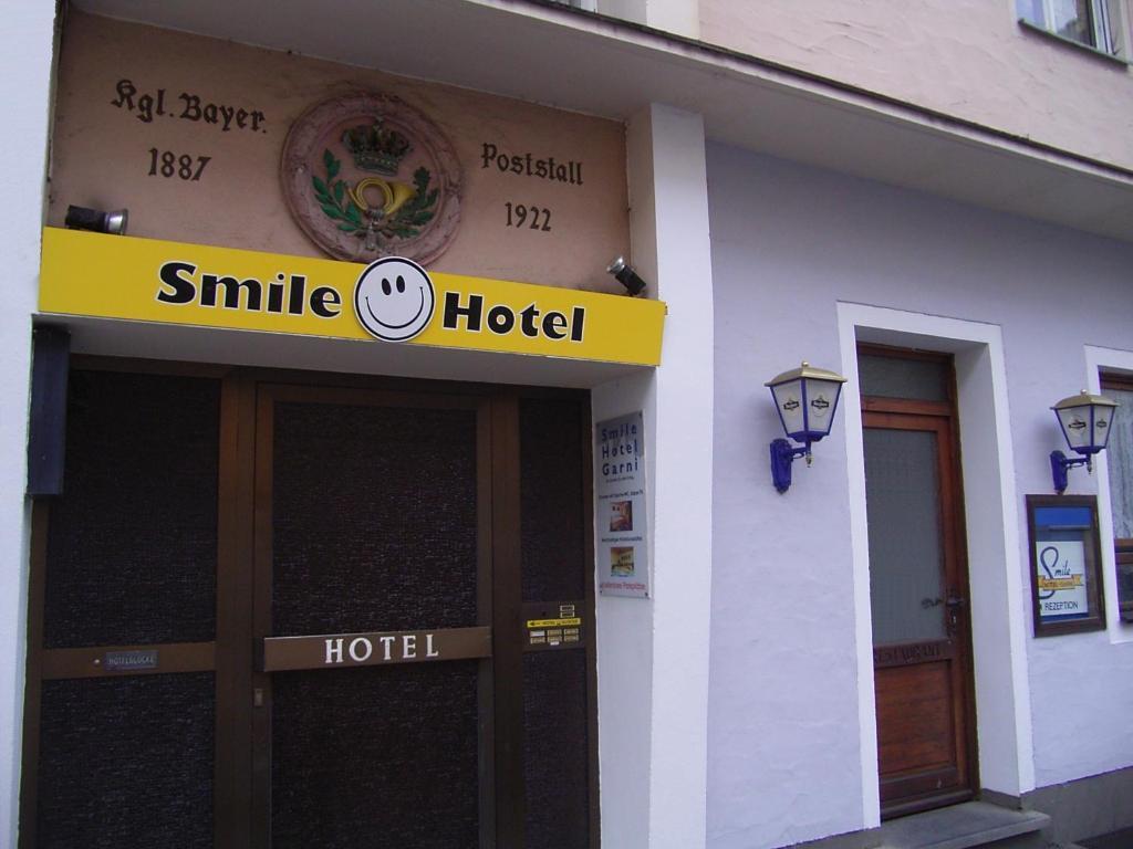 スマイル ホテル ニュルンベルク エクステリア 写真